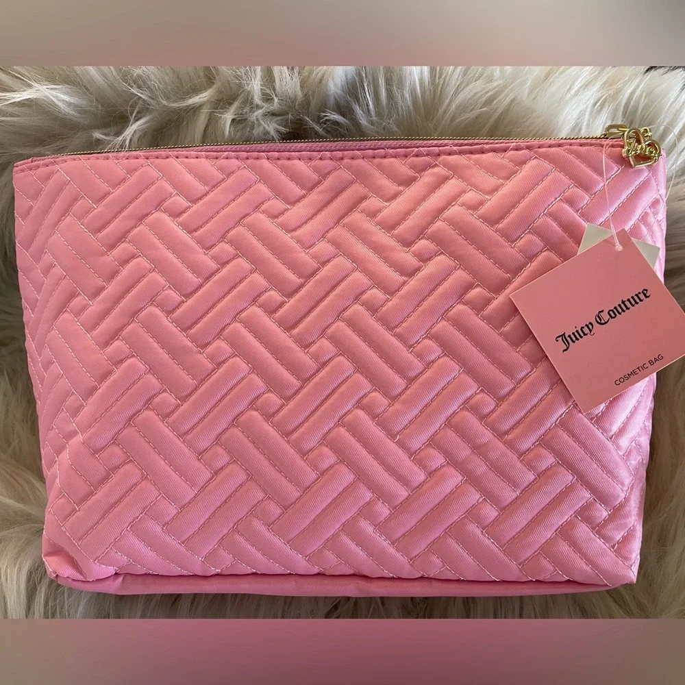 Brand new Juicy Couture pink cosmetics bag includes 1 travel toiletry bottle - Picture 2 of 2